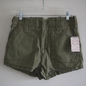 New w/ tag FREE PEOPLE cargo short moss green sz 6